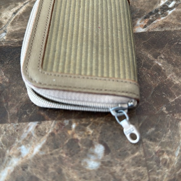 YSL Coin Purse - Picture 5 of 8